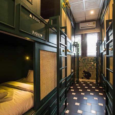 Azure Hostel Bangkok Exterior photo