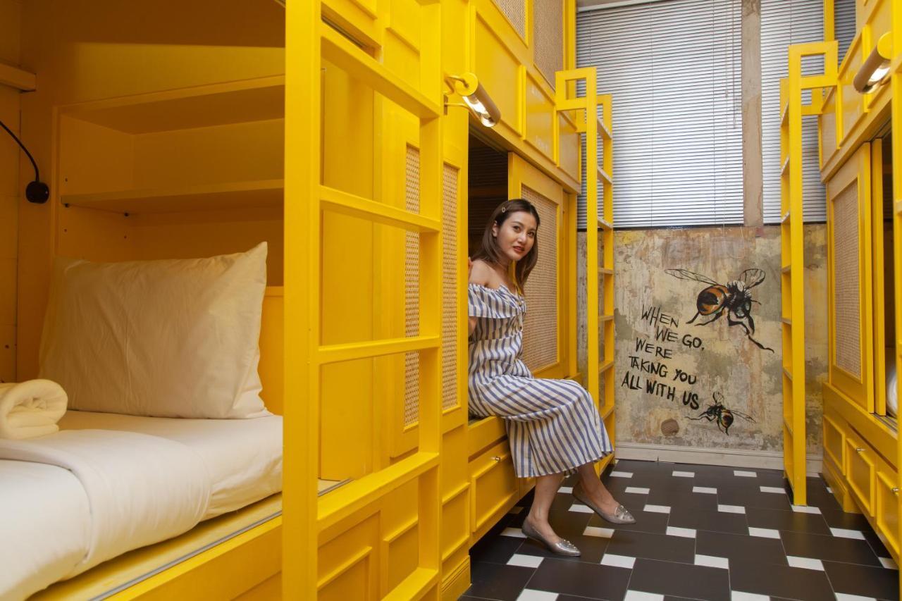 Azure Hostel Bangkok Exterior photo